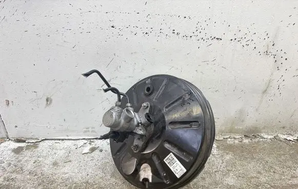 Seat Alhambra (Mk2) Brake booster 5N1614105C