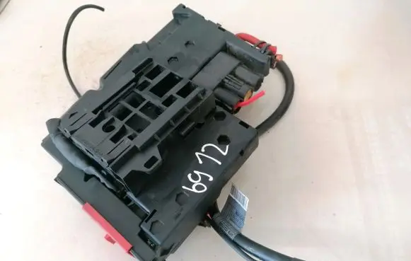 Mercedes-Benz C W204 Fuse box set a2075400740