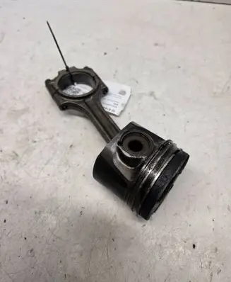 Volvo V70 Piston with connecting rod 1234