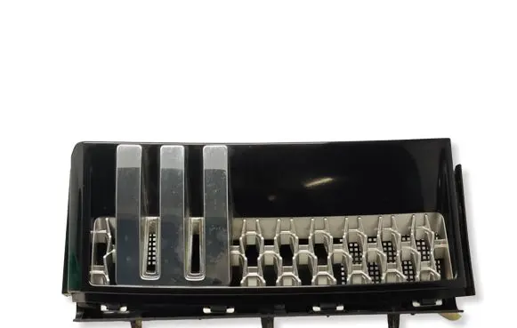 Land Rover Range Rover L322 Fender grill AH4216A415BB