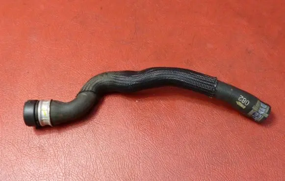 Peugeot 308 Engine coolant pipe/hose
