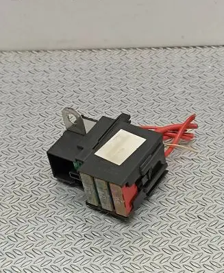 Nissan Juke I F15 Fuse module 243512602R 18D13 18016281