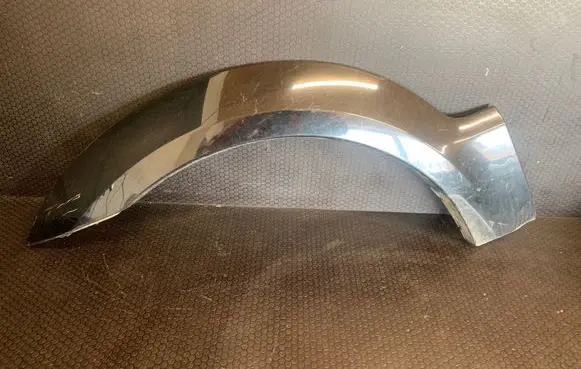 KIA Sorento Front arch trim 877113E500