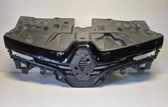 Renault Clio IV Front bumper upper radiator grill 622563184R