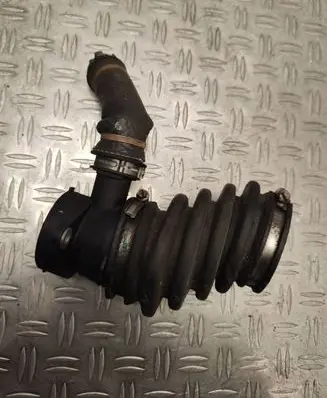 Ford Focus Air intake hose/pipe AV616C784AF