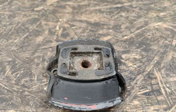 Mercedes-Benz SL R107 Engine mount bracket 1072412313