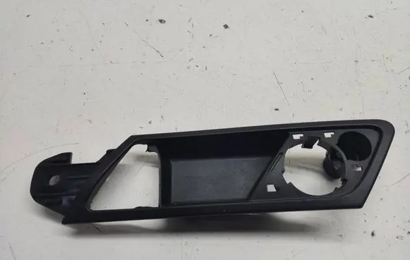 Mercedes-Benz ML W164 Rear door handle trim 377739