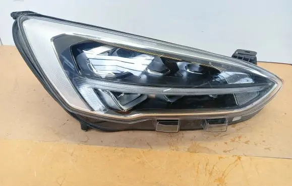 Ford Focus Headlight/headlamp JX7B
