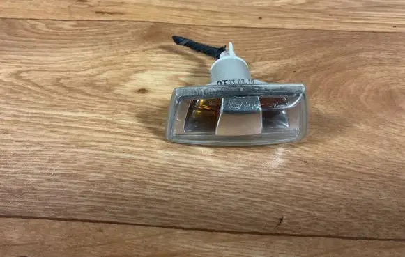 Opel Insignia A Front fender indicator light 13252456 13252455