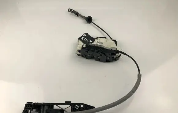 Skoda Yeti (5L) Coupe door lock (next to the handle) 5K4839016F