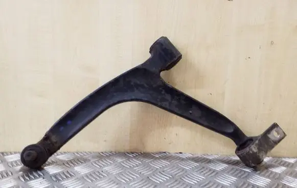 Citroen Xsara Picasso Front lower control arm/wishbone