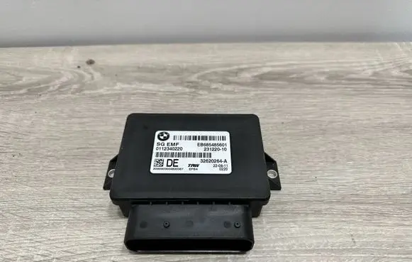 BMW 5 F10 F11 Hand brake control module 685485601 EB685485601