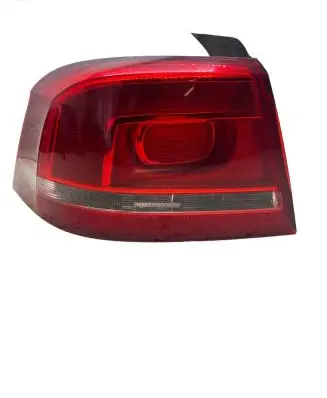 Volkswagen PASSAT B7 Rear/tail lights 3AE945095F