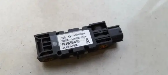 Nissan Note (E11) Airbag deployment crash/impact sensor 98830ay00a 0285003019