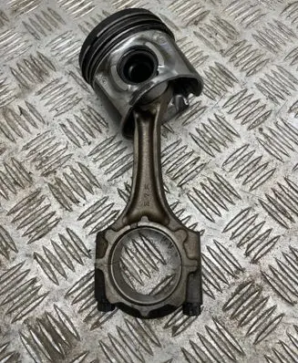 Toyota Avensis T250 Piston with connecting rod 
