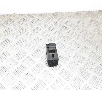 Hyundai i40 Electric window control switch 935803Z150 39R5261000