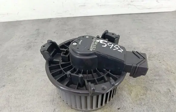 Suzuki Swift I Heater fan/blower AV2727000311DENSO