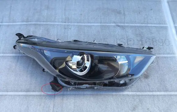 Toyota Yaris XP210 Headlight/headlamp K0-6
