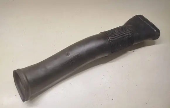 Mercedes-Benz GL X164 Air intake hose/pipe a1645051061