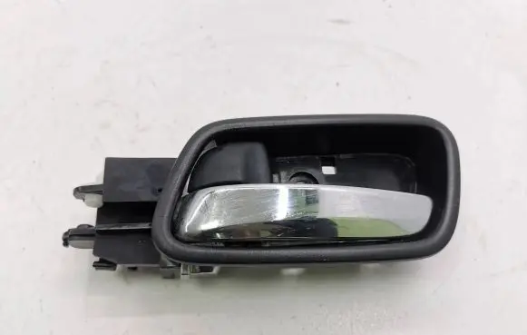 Honda CR-V Front door interior handle
