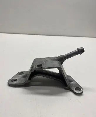 Chrysler Pacifica Muffler mount bracket/holder 68250053AA