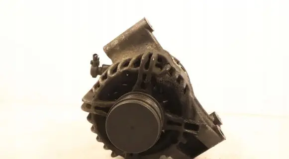 Opel Corsa D Generator/alternator MS1012100961