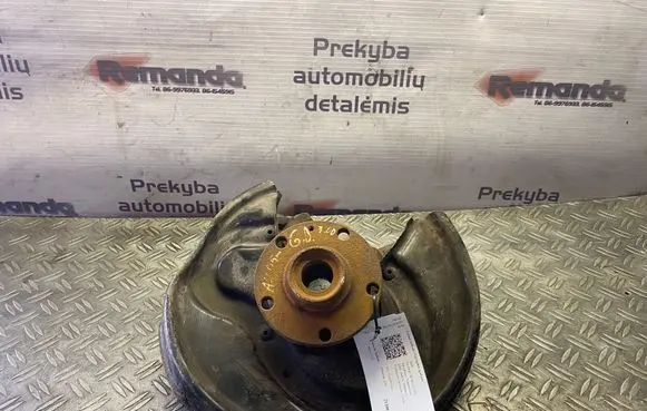 Audi A4 S4 B7 8E 8H Rear wheel hub