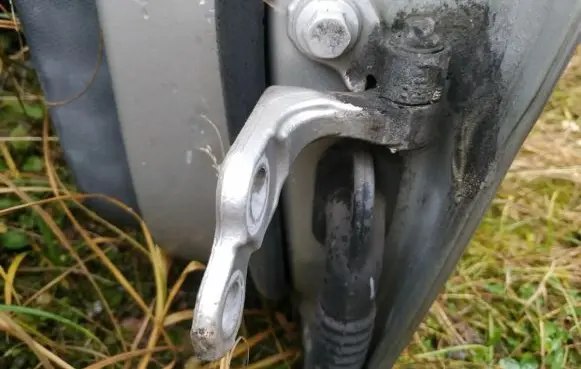 Ford Focus C-MAX Rear door lower hinge
