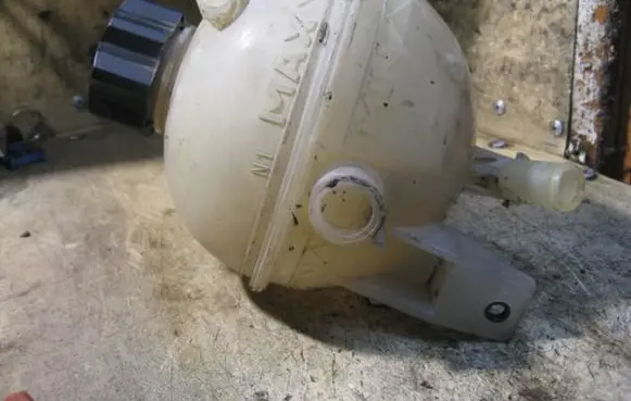 Peugeot 307 Coolant expansion tank/reservoir
