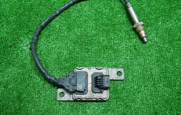 Audi A4 S4 B8 8K Lambda probe sensor 8K0907807Q