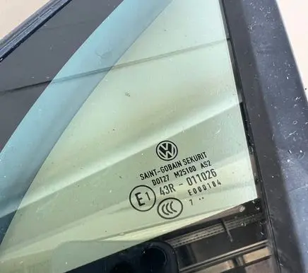 Volkswagen PASSAT B8 Front door vent window glass four-door 3G0845113F