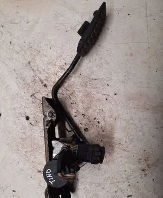 Nissan Almera Tino Accelerator throttle pedal 189195m300