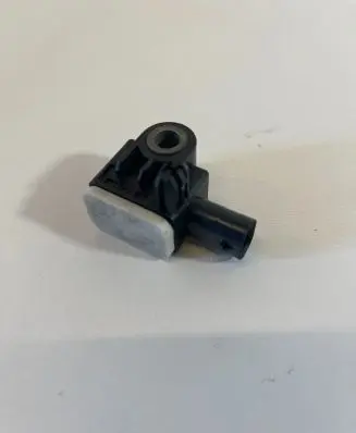 Mercedes-Benz GLE (W166 - C292) Airbag deployment crash/impact sensor A1668210151