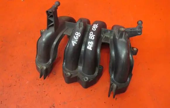 Audi A3 S3 8P Intake manifold 06A133206AJ