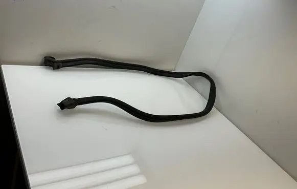 BMW 5 F10 F11 Engine compartment rubber 7016192