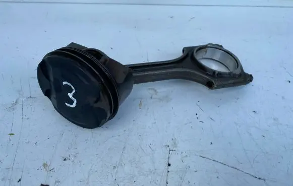Volvo V40 Piston with connecting rod
