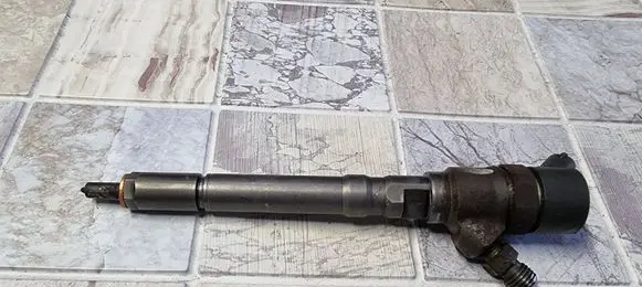 Hyundai Trajet Fuel injector 0445110064 3380027010