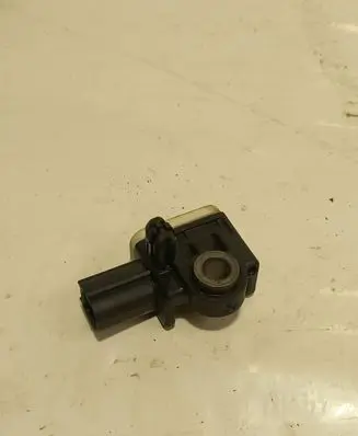 Ford Focus Airbag deployment crash/impact sensor 8M5T14B342AC 080421102 C83HA