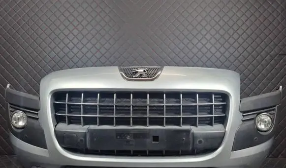 Peugeot 3008 I Front bumper 