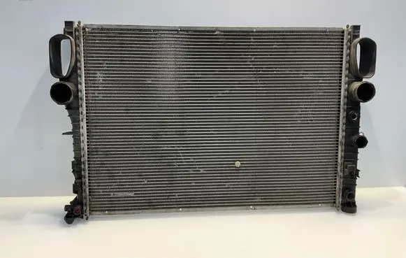 Mercedes-Benz CLS C219 Coolant radiator A2115001302 2115001302