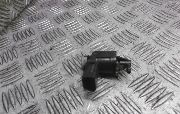 Audi A3 S3 8L Vacuum valve 1J0906283C