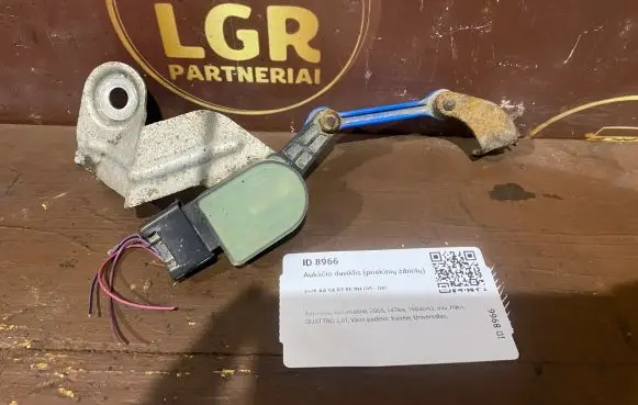 Audi A4 S4 B7 8E 8H Headlight/headlamp level sensor 8E0616571D