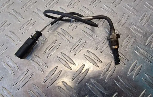 Audi A4 S4 B8 8K Exhaust gas temperature sensor 057906088A