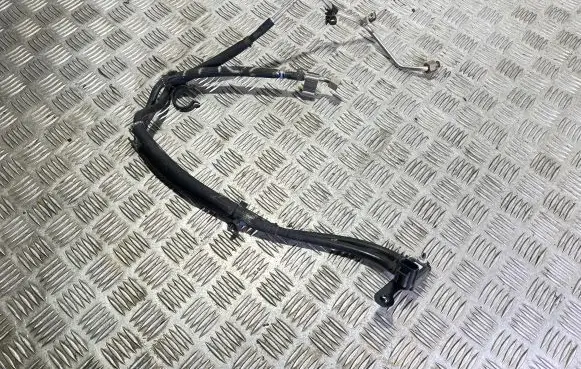 Ford Focus Exhaust gas pressure sensor CZQ7A11B01A AV615L200AA