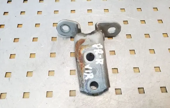 Toyota Land Cruiser (J120) Front door upper hinge