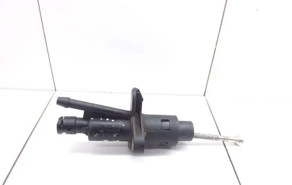 Audi A2 Clutch master cylinder 8Z1721388