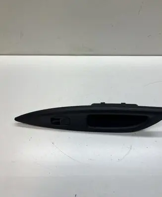 Mazda 6 Electric window control switch GJ6A685L6