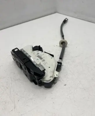 Volkswagen Golf Sportsvan Front door lock 5K1837016E