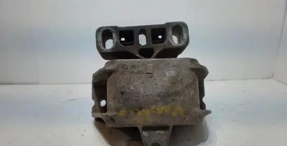 Skoda Octavia Mk1 (1U) Engine mount bracket 1J0199555