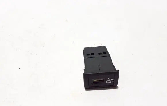 Mercedes-Benz AMG GT 4 x290 w290 USB socket connector A2138203200